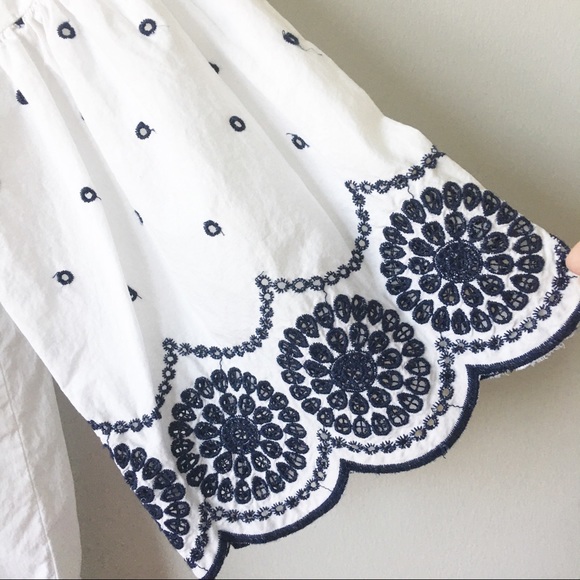 Gap Blouse with Scalloped Embroidered Sleeves - Picture 2 of 5